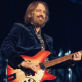 Tom_Petty_Live_in_Horsens_(cropped2)