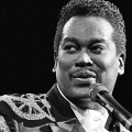 1024px-Luther-vandross-19881005