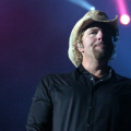 country-music-singer-toby-keith-performs-on-stage-at-a-concert-near-washington-ed0511-1600.jpg