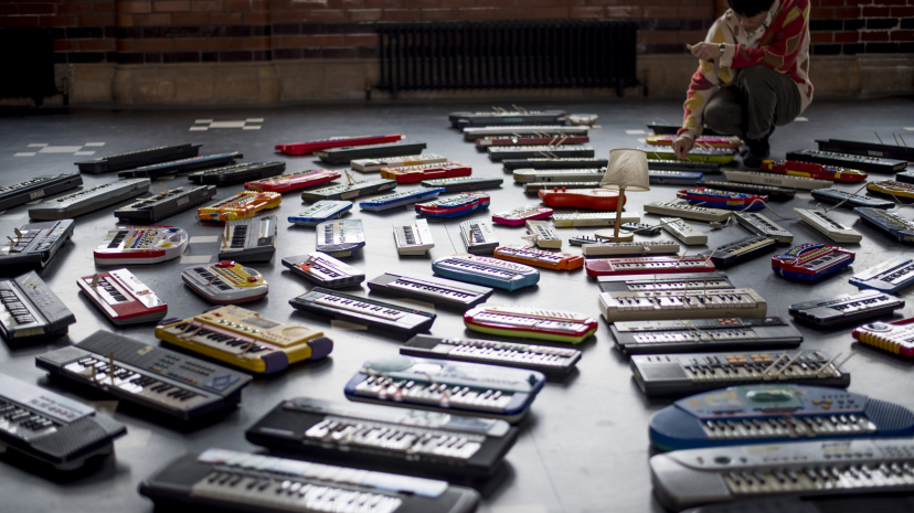 ASUNA_100KEYBOARDS_8_photo-credit-by-Benedict-Phillips-scaled.jpg