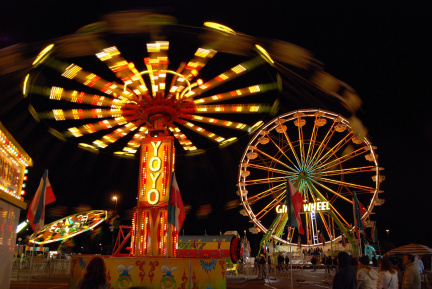 yo-yo-giant-wheel-night-web