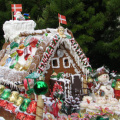 Gingerbread_house_decorated_with_candy.jpg