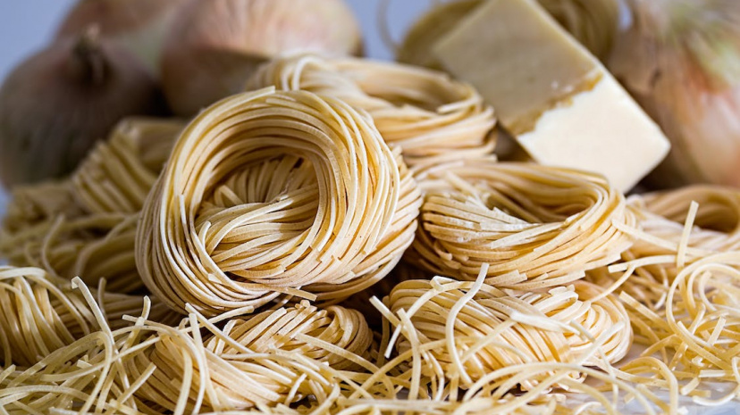 pasta-spaghetti-noodle-pasta-nests-47306.jpeg?auto=compress&cs=tinysrgb&w=1260&h=750&dpr=1.jpg