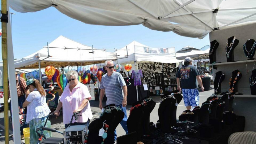 NEW YEAR’S ART and CRAFT FESTIVAL ON CATALINA POINTE.jpg