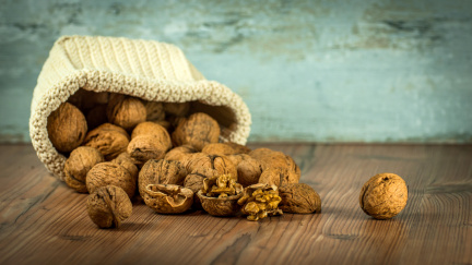table-wood-food-produce-studio-bag-1049849-pxhere.com