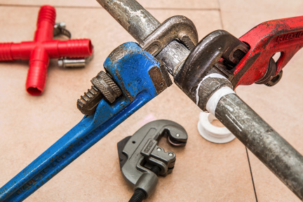 wheel-house-tool-repair-pipe-wrench-873804-pxhere.com