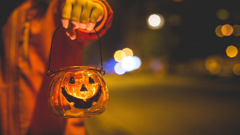 trick-or-treat-light-lighting-sky-orange-smile-1623030-pxhere.com.jpg