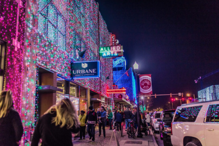Lights-On-Broadway-1-1024x683