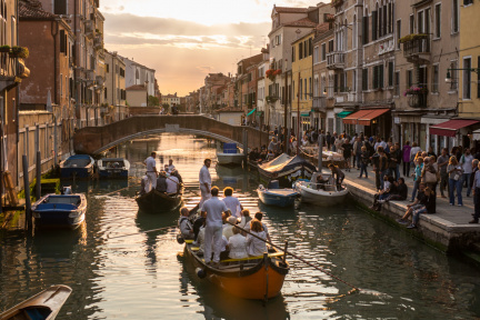 Venezia Autentica evening serenade at Fondamenta Ormesini