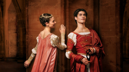 1641912059-romeo_a_julue_raj-banner-nd-2560x1440