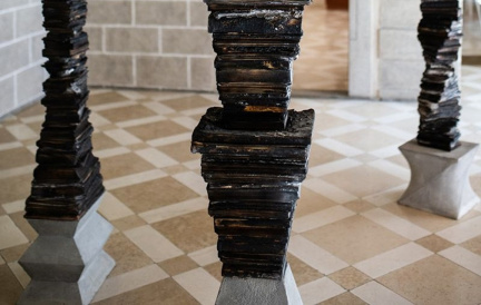 Anetta Mona Chiça, Lucia Tkáčová Totems.v1