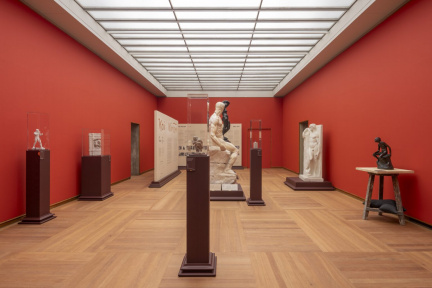 25-installationsfoto-kai-nielsen-foedt-af-hverdagen_glyptoteket-_-2024-david-stjernholm-1536x1024