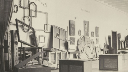 csm_Foto_der_Ausstellung_„Warschau_klagt_an“_im_Nationalmuseum_Warschau__1945_96b9c01cec