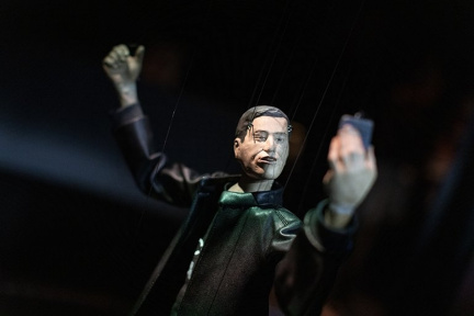 ALTER EGO Bootleg – a multimedia puppet show in three rooms.v1
