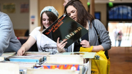 VIP Record Fair.v1