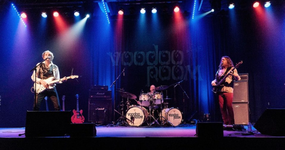 Full-Band-Front-The-Platform-copy-958x505