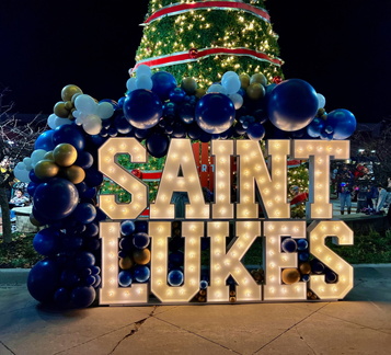 Holiday Lighting, Presented by Saint Lukes North Hospital