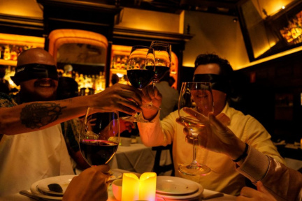 Dining-in-the-Dark-1024x683