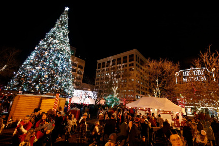 71646207007-xmas-tree-452