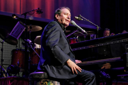 Jools Holland .. fb