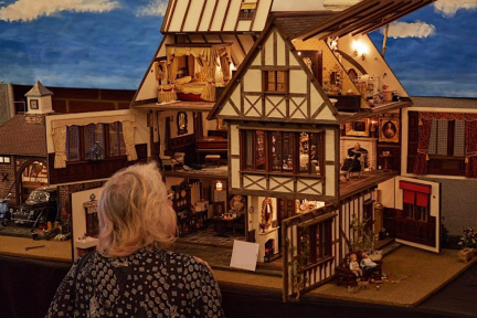 Kensington Dollshouse Festival .. website