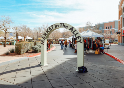 Market in The Alley at The Green