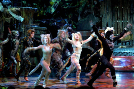 Cats-cast-perform-Musical-Andrew-Lloyd-Webber-Beiteddine-Festival-Lebanon-2002