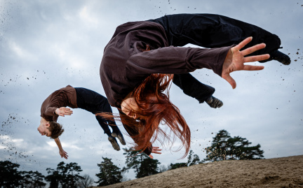 nov29-kz-denden-zerodancetheatre_liggend-f-shotsbyjuv_pf