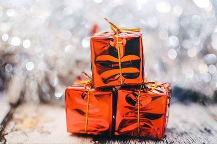 gifts-2178635_1280