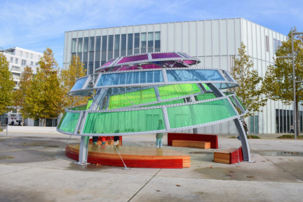 553632-Polaris--parvis-de-la-bibliotheque-Alexis-de-Tocqueville-Caen-la-mer-Tourisme---Alix-JONET-1500px-1200x801-2