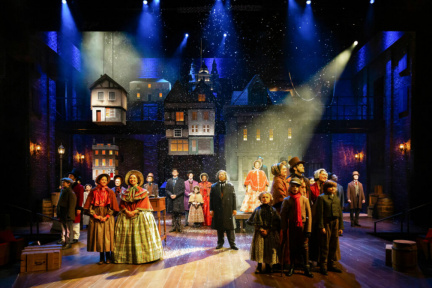 Alley-Theatre-A-Christmas-Carol-2022-Photographer-Lynn-Lane-600-1024x683