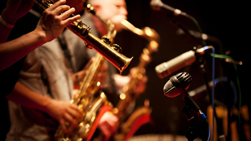 Jazzmusik_Depositphotos_38371383_xl-2015 (1).jpg