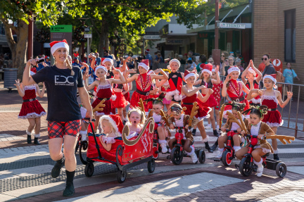 Carols by Candlelight &amp; Christmas Parade