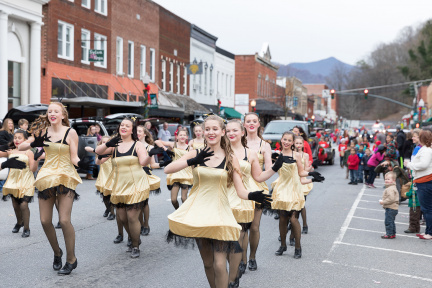 Sylva-Christmas-Parade-Photo-by-Nick-Breedlove-002