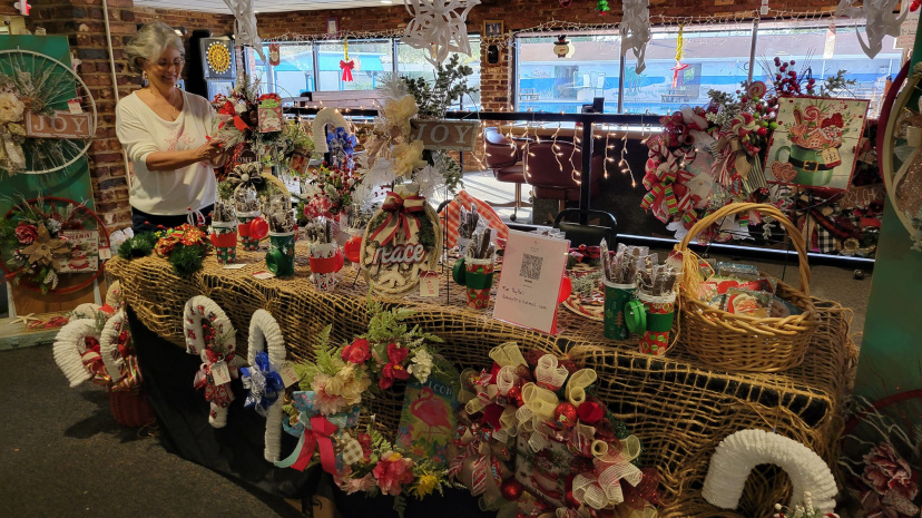 Holiday Arts & Crafts Market.jpg