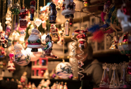 Christmas-Decorations-1024x696