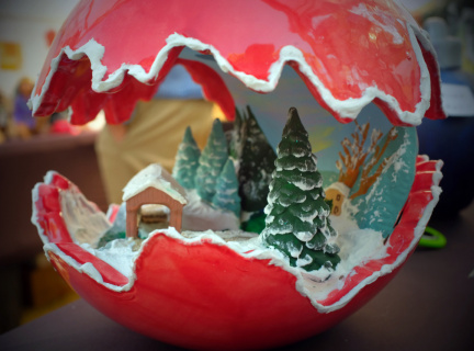 holiday-arts-and-crafts-fair-ornament