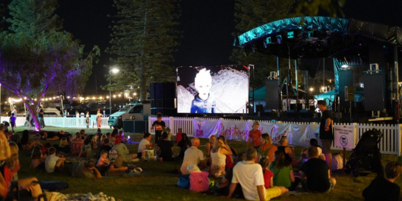 Christmas-movie-in-the-park-scaled