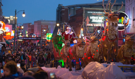 santa-on-beale-street-sqpwdcz9xyrdkz4rfncrigt18q0ablzbh-rgb-s