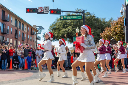 Plano Holiday Parade 2023 Jennifer Shertzer-3045_1726508297