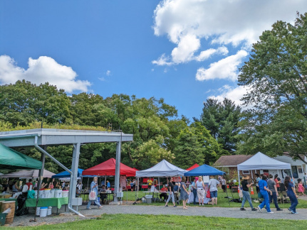 Christmas Market at Rutgers Gardens