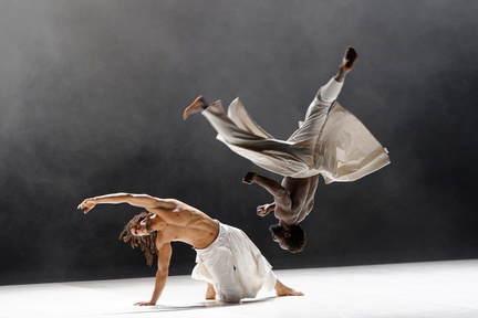 Herve-Koubi-Ce-que-le-jour-doit-a-la-nuit-1200x800