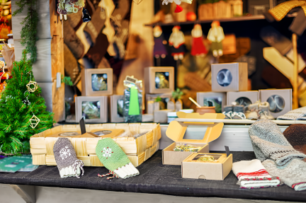 Roar Holiday Market enhanced