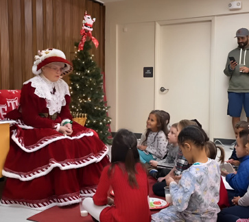 Cookies and milk with Mrs. Claus (1)
