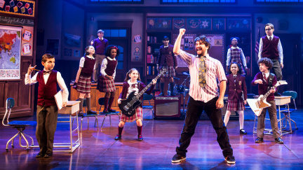 alex_brightman_and_the_kids_of_school_of_rock_-_the_musical_photo_by_matthew_murphy