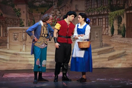 A Bela e a Fera - Teatro Madre Esperança Garrido.v1