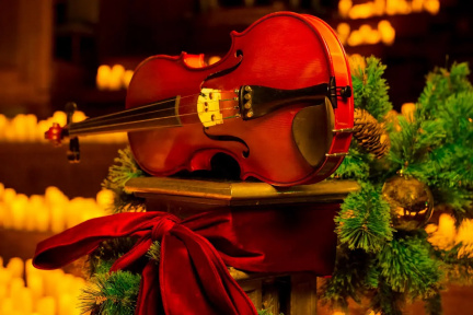 Candlelight Christmas Carols on Strings