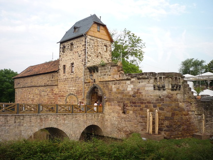 1280px-Wasserburg Bad Vilbel 869-vd