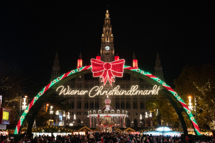 Wiener-Christkindlmarkt-2022_Eroeffnungstag-Illuminierung_20221119_©stadtwienmarketing_Johannes-Wiedl_Bild-074-scaled