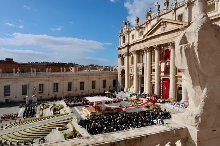 saint-peters-basilica-easter2-small